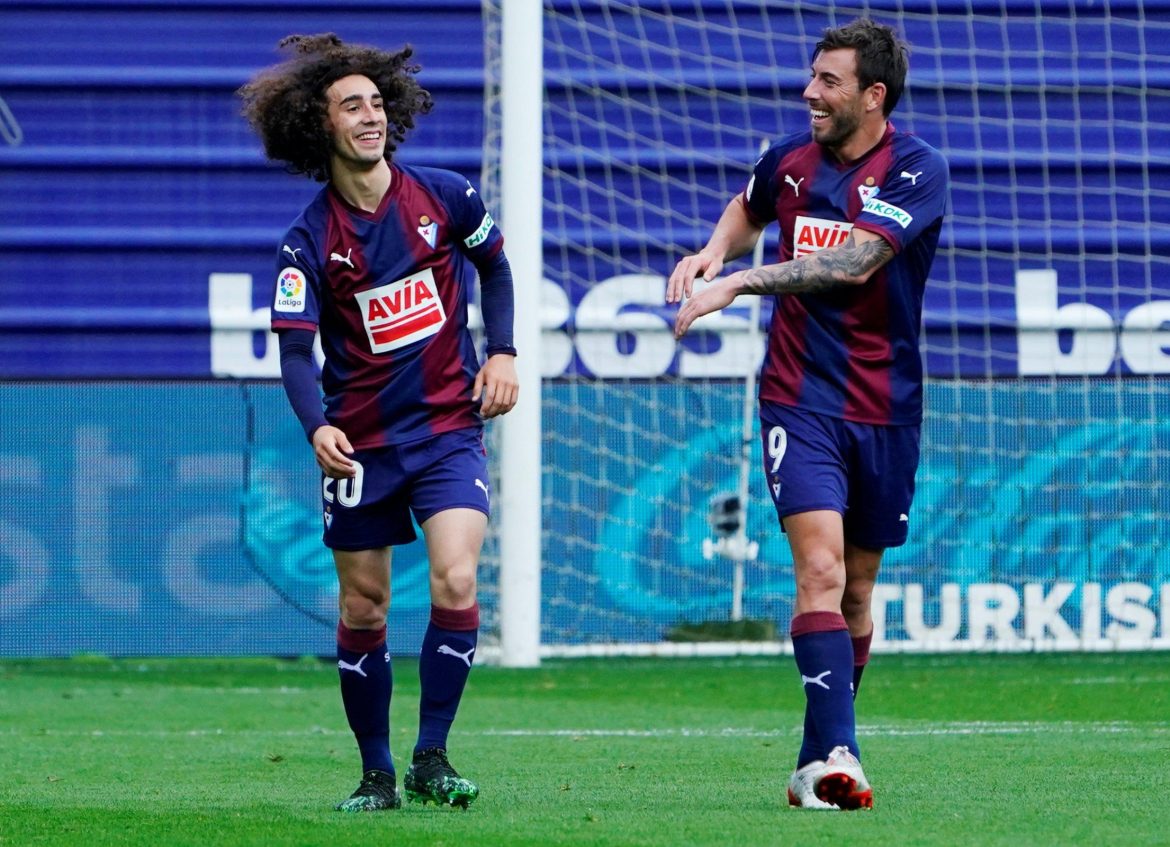 Cucurella would offer something similar to Rose at Spurs